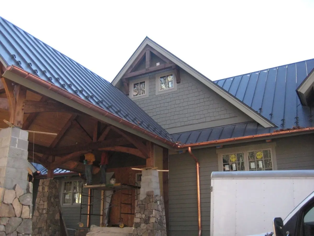 Craftsman Roofing team delivering quality roofing work in Spring Hill